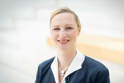 Portraitbild der Ministerin