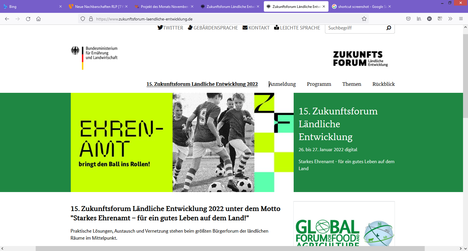 Screenshot der Webseite mit Fußballspielenden Kindern und dem Motto "Ehrenamt bringt den Ball ins rollen"
